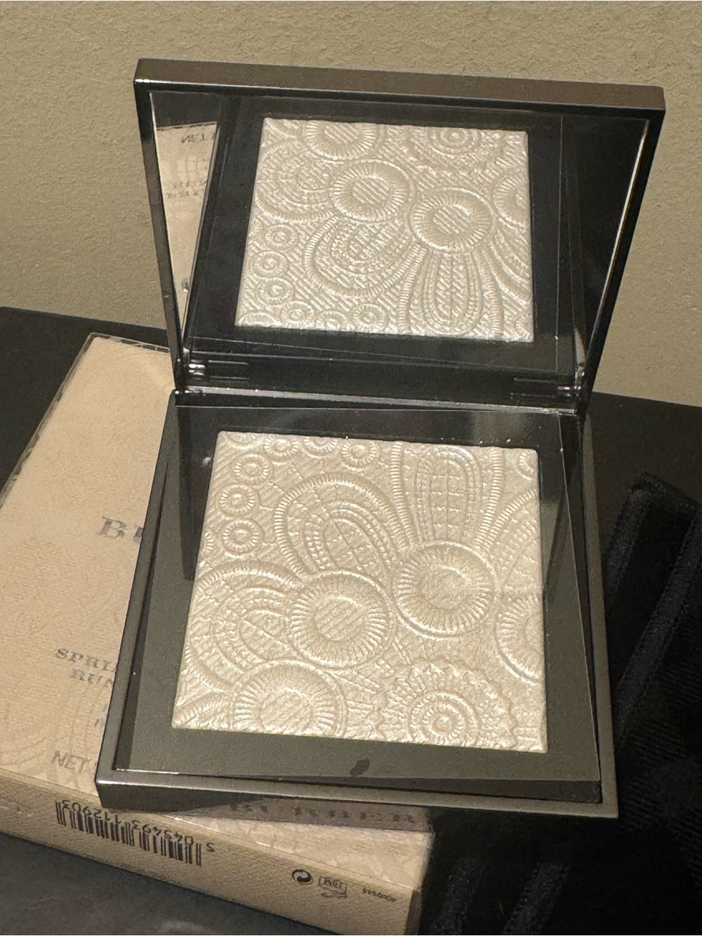 BNIB Burberry 2016 Runway Highlighting Palette
White No 01 Limited Edition